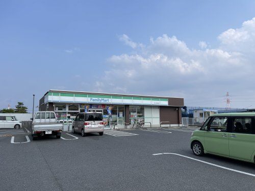 ファミリーマート鎌ヶ谷東初富店の画像