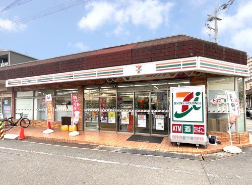 セブンイレブン【枚方牧野駅西口店】の画像