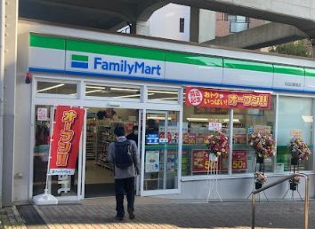 ファミリーマート 北田辺駅前店の画像