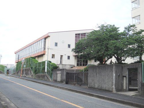 阪南市立鳥取東中学校の画像