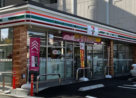 セブンイレブン 大阪烏ケ辻1丁目店の画像