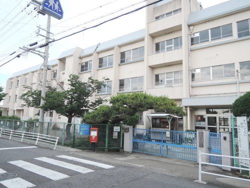 阪南市立西鳥取小学校の画像