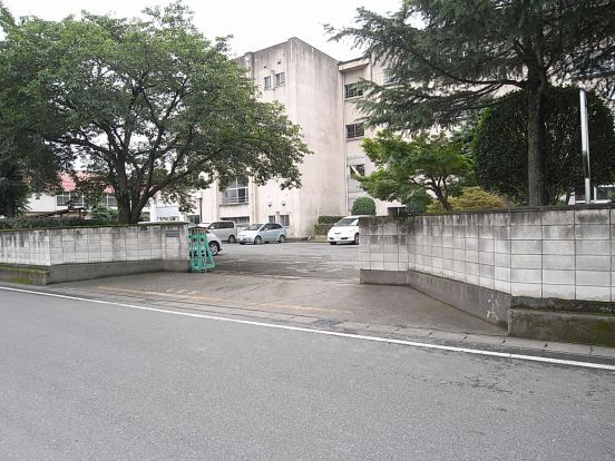 前橋市立　元総社中学校の画像