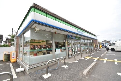 ファミリーマート寄居富田店の画像