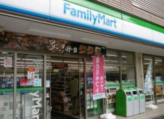 ファミリーマート 新宿税務署通り店の画像