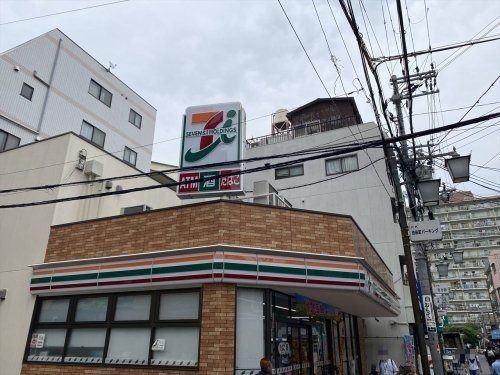セブンイレブン 大阪池田町店の画像