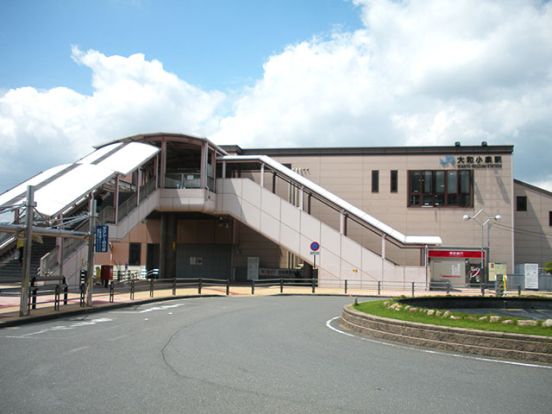 ＪＲ大和路線　大和小泉駅の画像