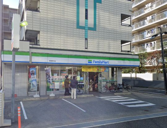 ファミリーマート 東灘青木店の画像