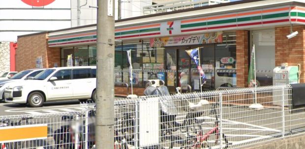 セブンイレブン 広島東雲本町3丁目店の画像