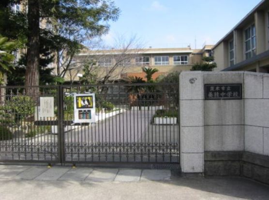 茨木市立　養精中学校の画像