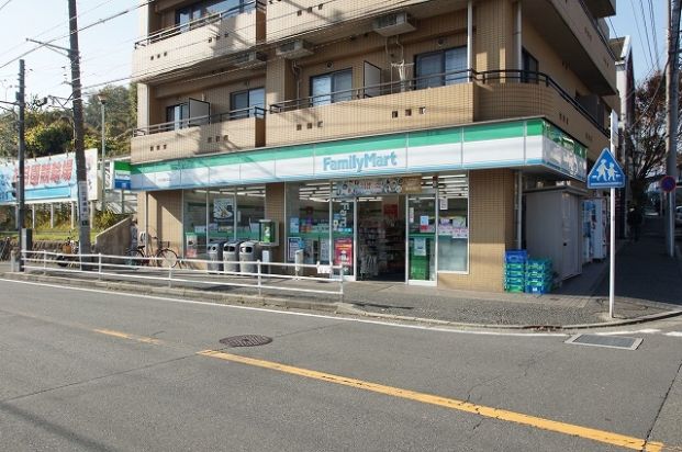 ファミリーマート「花月園駅前店」の画像