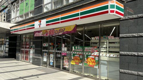 セブンイレブン 京王八王子駅前店の画像