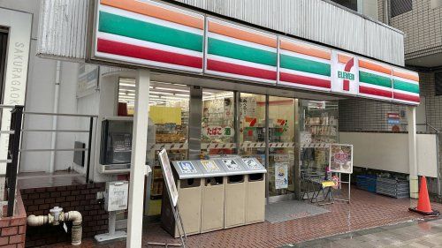 セブンイレブン 聖蹟桜ヶ丘駅前店の画像