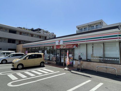 セブンイレブン 小金井梶野通り店の画像