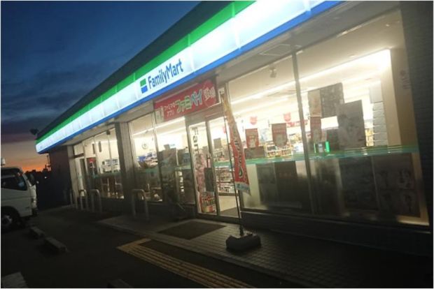 ファミリーマート 八尾東町店の画像