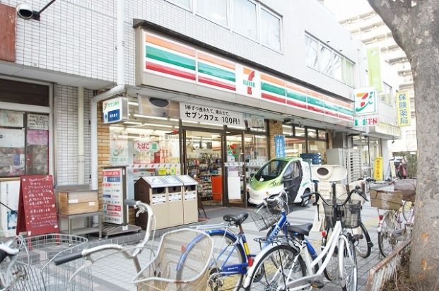 セブンイレブン「川崎日進町店」の画像