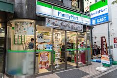 ファミリーマート 代々木駅西店の画像