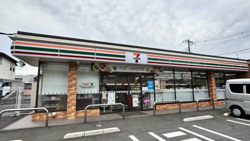 セブンイレブン 三鷹新川1丁目店の画像