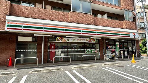 セブンイレブン 調布富士見2丁目店の画像