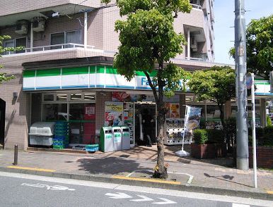 ファミリーマート 大森北店の画像