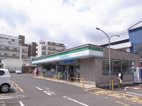 ファミリーマート 横浜片倉町店の画像
