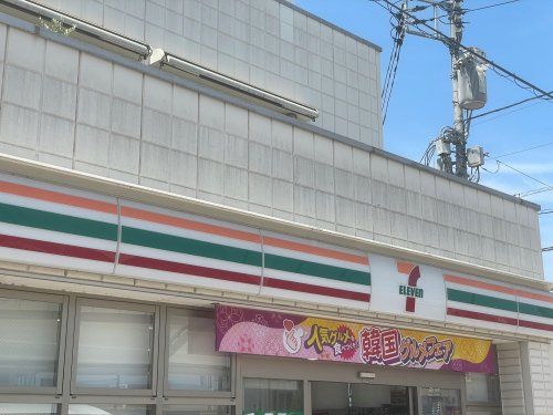 セブン-イレブン 鶴瀬駅東口店の画像