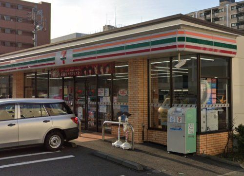 セブンイレブン 新横浜1丁目店の画像