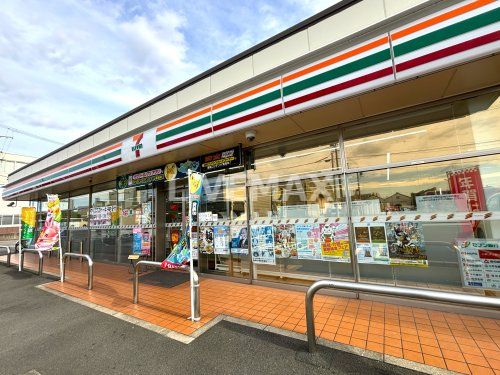 セブンイレブン 名古屋栄生駅北店の画像