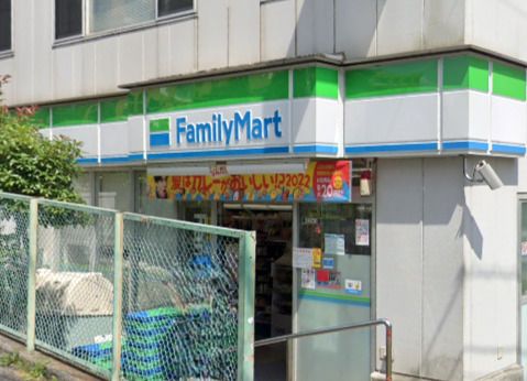 ファミリーマート 帝京大学病院前店の画像