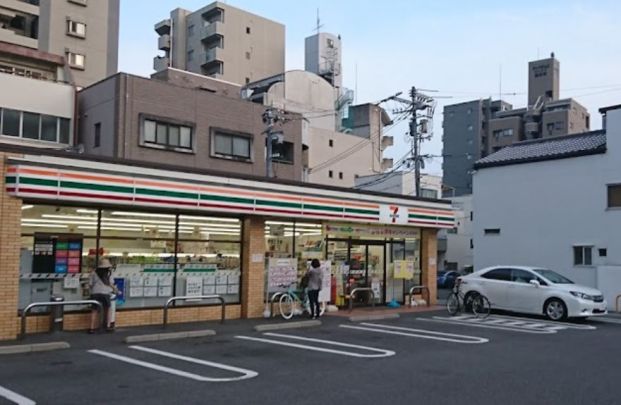 セブンイレブン 広島加古町店の画像