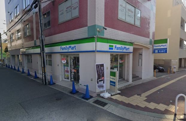 ファミリーマート JR灘駅前店の画像