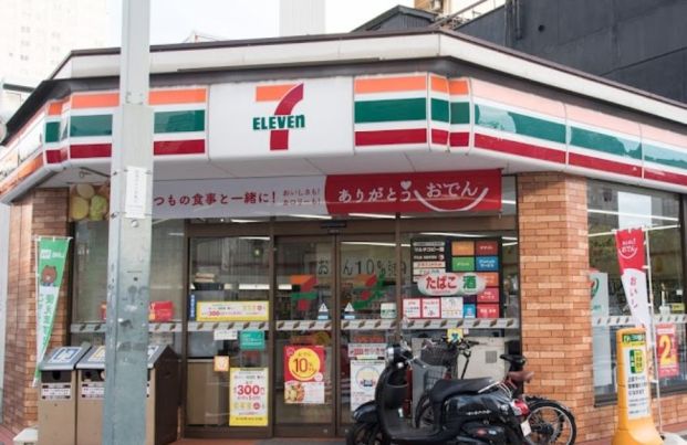 セブンイレブン 広島三川町店の画像