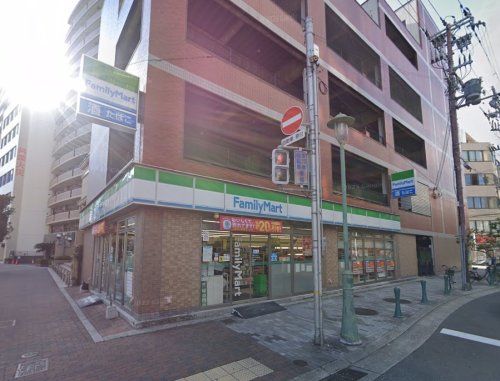 ファミリーマート みなと元町駅前店の画像