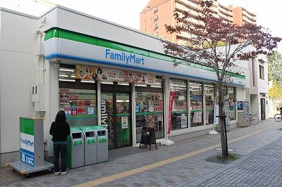 ファミリーマート 阪急御影駅前店の画像