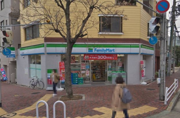 ファミリーマート 阪神岩屋駅前店の画像