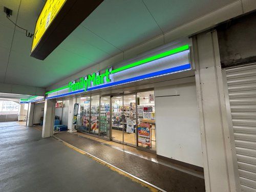 ファミリーマート 武里駅店の画像