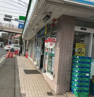 ファミリーマート 西生田店の画像