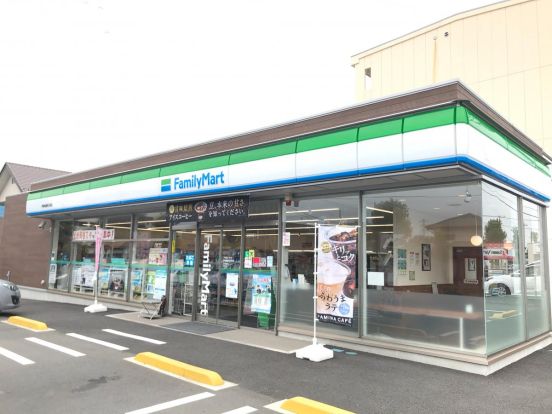 ファミリーマート 伊勢崎連取元町店の画像