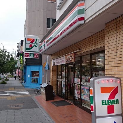 セブン-イレブン 名古屋桜本町店の画像