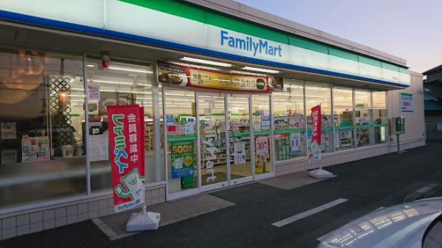 ファミリーマート 伊勢崎東町店の画像