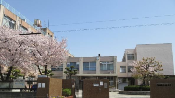 大阪市立巽中学校の画像