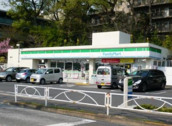 ファミリーマート 用賀の杜店の画像