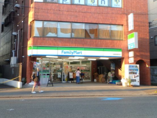 ファミリーマート 武蔵新城駅西店の画像