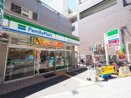 ファミリーマート 豊中駅西口店の画像