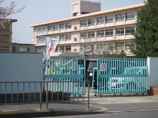 寝屋川市立南小学校の画像