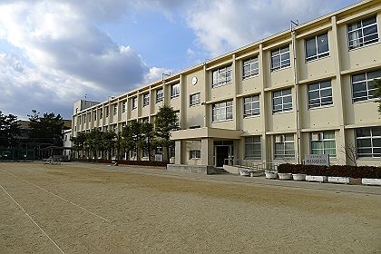 尼崎市立武庫中学校の画像