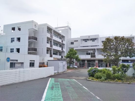 横浜市立栗田谷中学校の画像