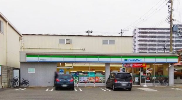 ファミリーマート 神戸菅原通店の画像