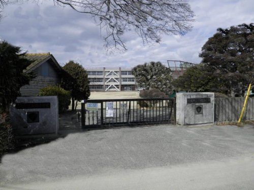 茨城町立長岡小学校の画像