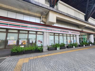 セブンイレブン ハートインJR二条駅東口店の画像